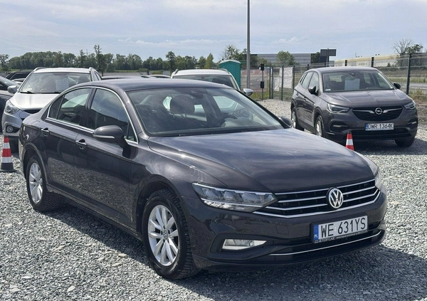 Volkswagen Passat cena 78900 przebieg: 150700, rok produkcji 2020 z Wojkowice małe 497